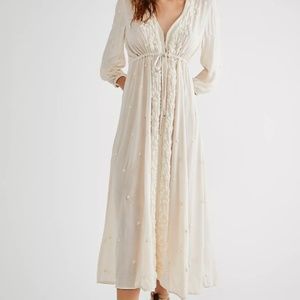 Embroidered Fable Midi Dress Antique Peach XS